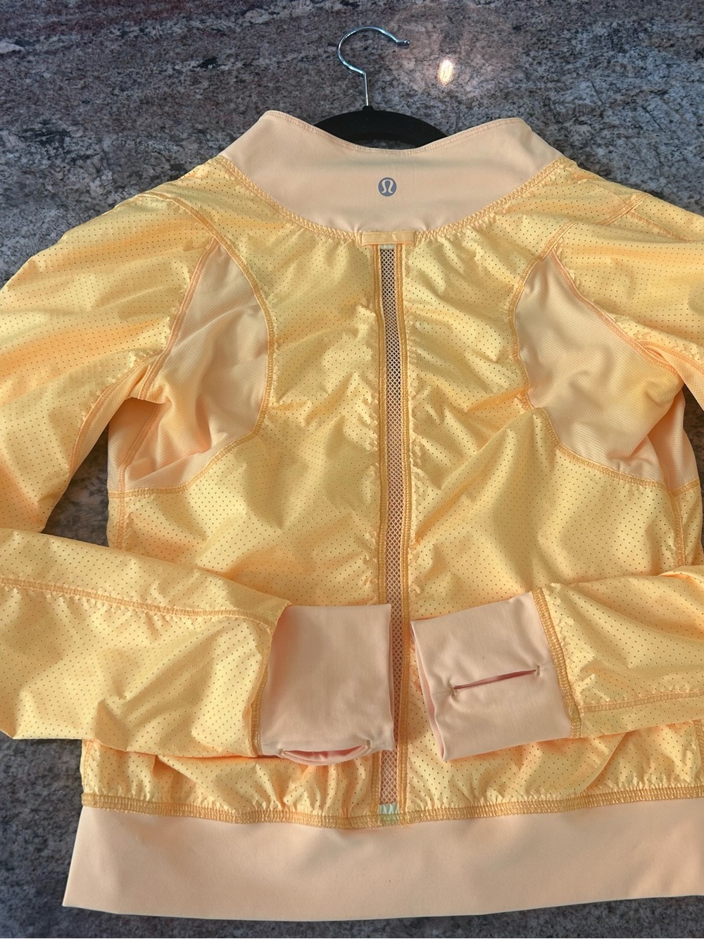 Lululemon light run jacket 
Reversible sz 4 euc - Picture 2 of 9